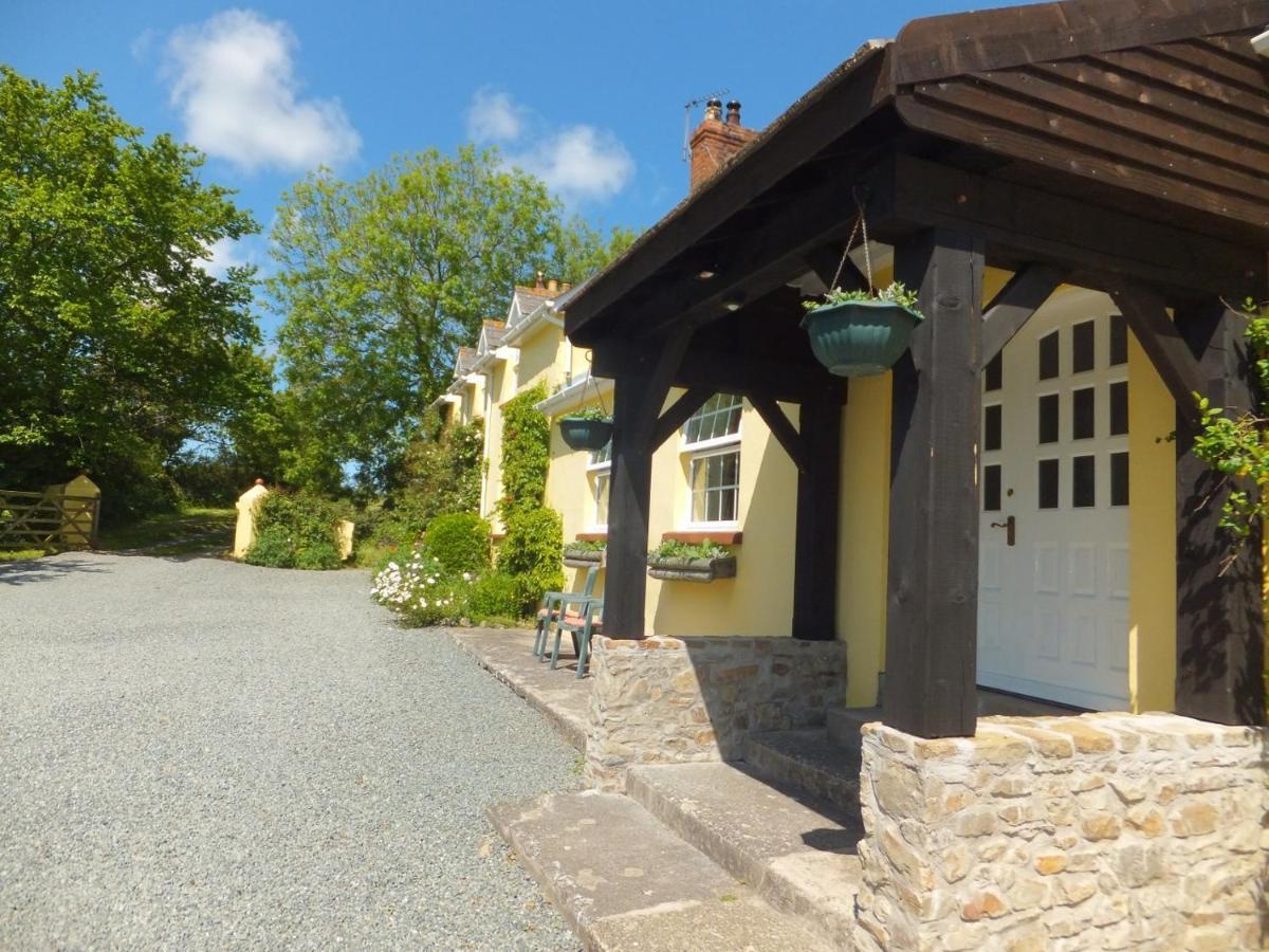 North Headborough Acomodação com café da manhã Haverfordwest Exterior foto